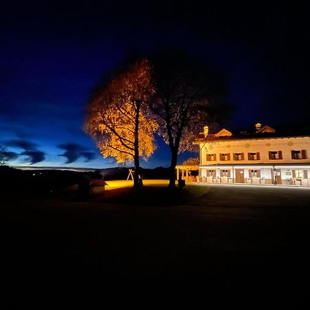 Rifugio Pranolz Hotel Trichiana Bagian luar foto