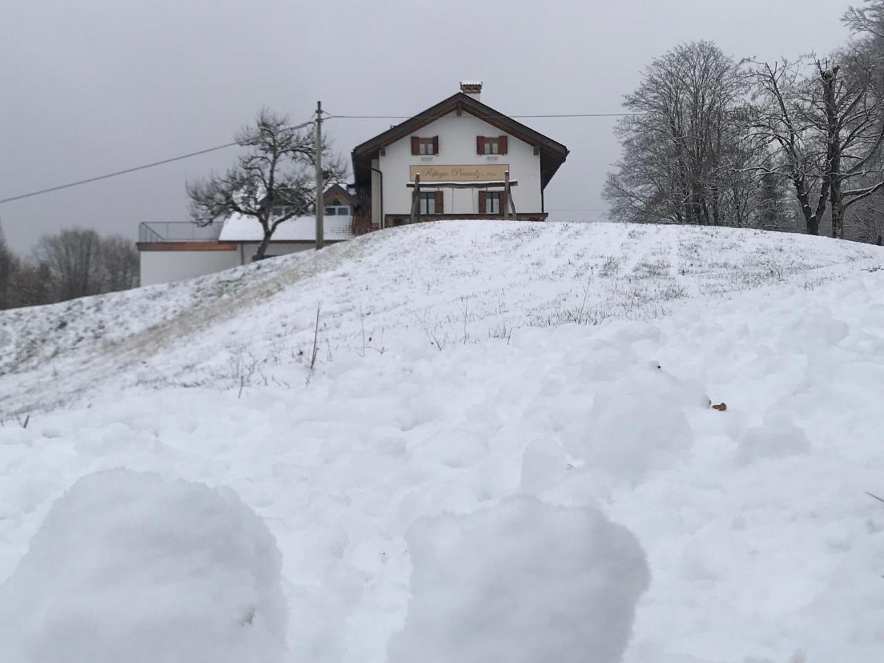 Rifugio Pranolz Hotel Trichiana Bagian luar foto